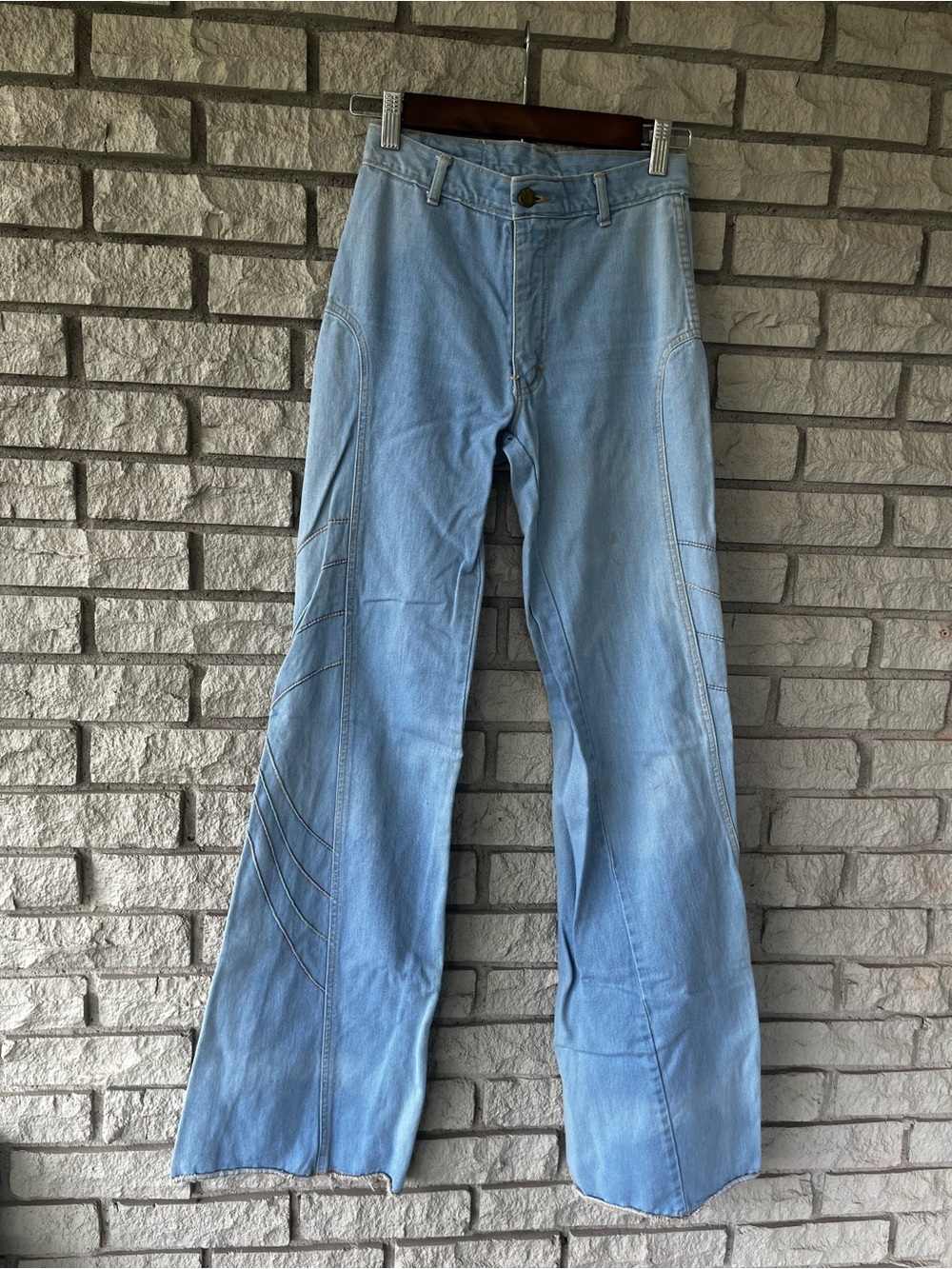 Vintage 1970’s Brittania Lightwash Bell Bottom Rainbow Stitched Jeans size 28